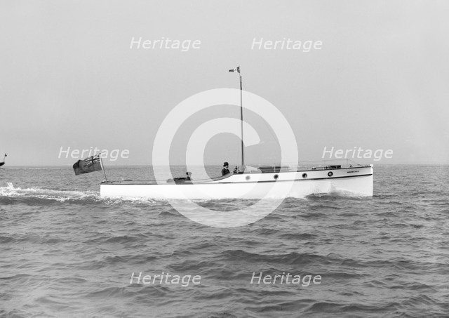 The cabin cruiser 'Minnehaha', 1914. Creator: Kirk & Sons of Cowes.