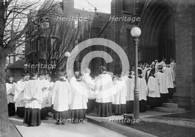 Saint Thomas P.E. Church - Consecration Services, Dec 1912. Creator: Harris & Ewing.