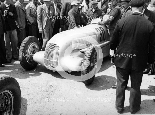 Mercedes-Benz W25 at the French Grand Prix, Montlhery, 1934. Artist: Unknown