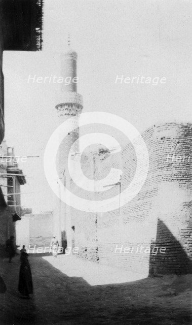 Backstreet and old mosque, Baghdad, Iraq, 1917-1919. Artist: Unknown