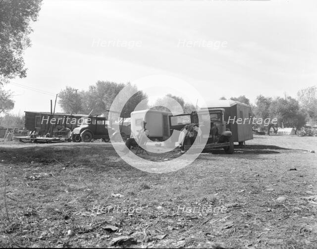 Squatter camp, outskirts of Bakersfield, California, 1936. Creator: Dorothea Lange.