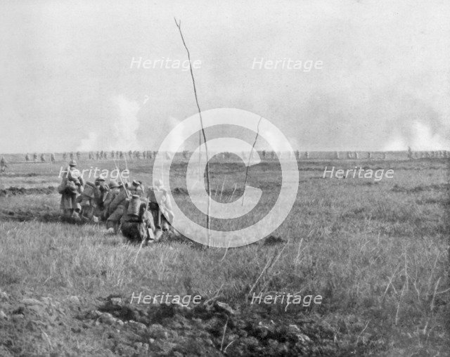 Troops attacking enemy trenches, Chemin des Dames, France, First World War, 5 May 1917. Artist: Unknown