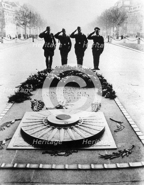 German soldiers saluting the Tomb of the Unknown Soldier, Paris, December 1940. Artist: Unknown