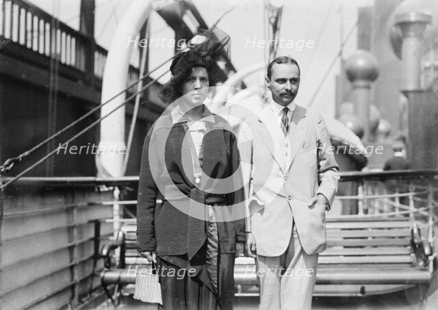 Jay Gould & wife, between c1910 and c1915. Creator: Bain News Service.