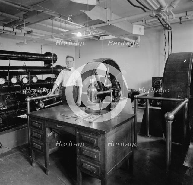 Bureau of Mines, low temperature laboratories, between 1905 and 1945. Creator: Harris & Ewing.
