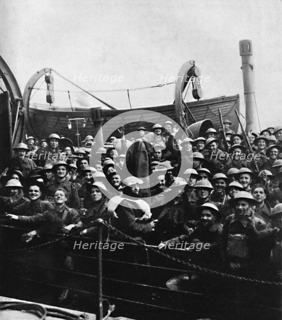 A boat of soldiers rescued from Dunkirk, 1940, (1945) Artist: Unknown.