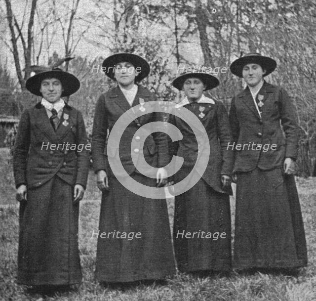 ''Les quatre heroines de Vertus; les quatre soeurs Vatel decorees de la Croix de Guerre.'. Creator: Unknown.