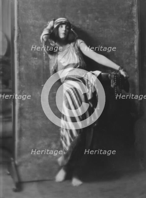 Fontaine, Miss, 1916 Feb. 2. Creator: Arnold Genthe.
