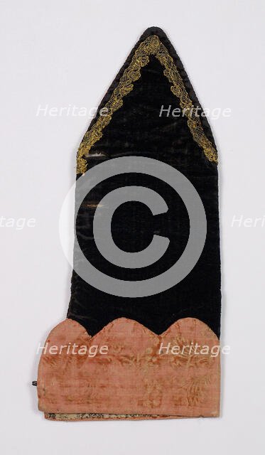 Mitts, British, 1680-1720. Creator: Unknown.