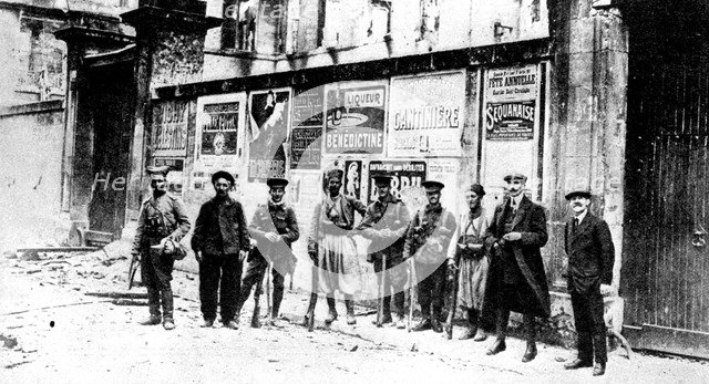 African chasseur, two Turcos and three British soldiers, Soissons, France, First World War, 1914. Artist: Unknown