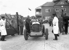 Bentley at Brooklands, 1938 or 1939. Artist: Bill Brunell.