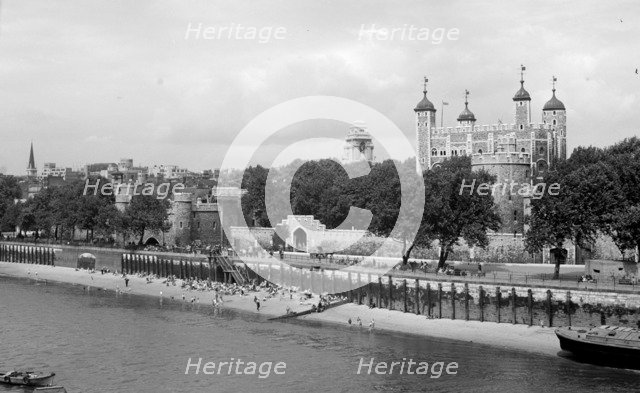 People relaxing on Tower Beach, London, c1945-c1955. Artist: SW Rawlings