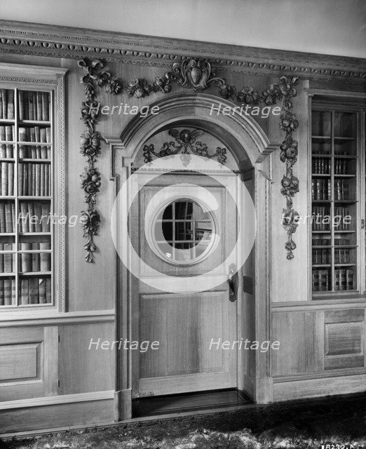 Doorway inside the Sessions House, Preston, Lancashire, 1904. Artist: Henry Bedford Lemere.
