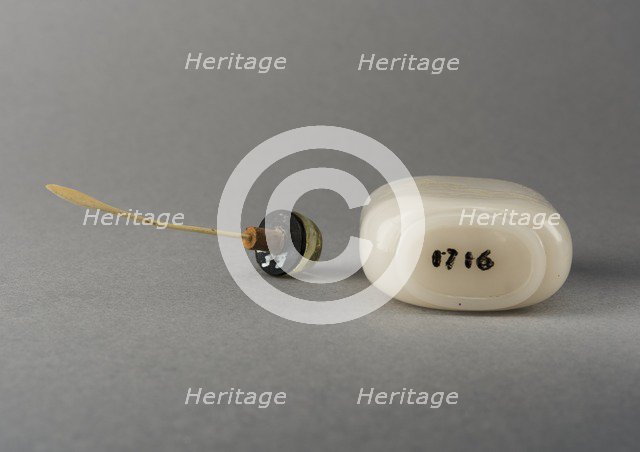 White glass snuff bottle, China, Qing dynasty, 1644-1911. Creator: Unknown.