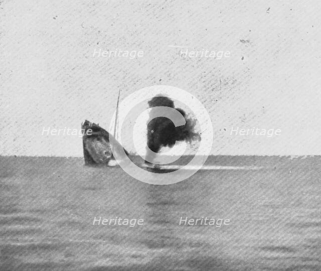 'Les sous-marins allemands a l'Oeuvre; La derniere fumee d'un steamer qui sombre', 1918. Creator: Unknown.