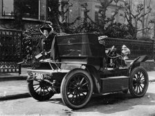 A 1904 De Dion car parked in a street, (c1904?). Artist: Unknown