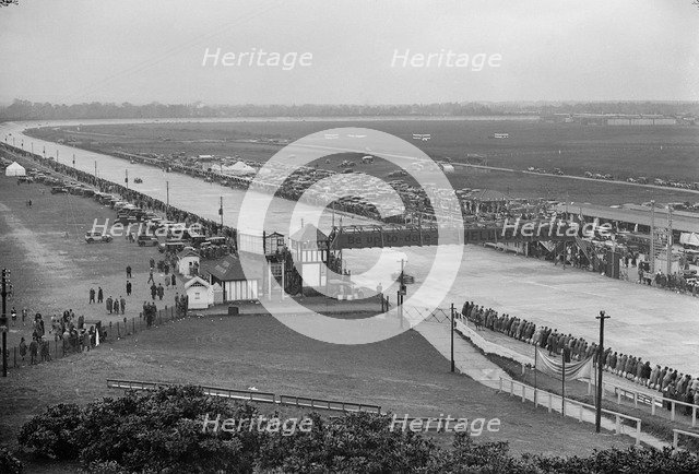 JCC Double Twelve Race, Brooklands, Surrey, 1929. Artist: Bill Brunell.