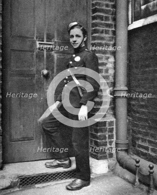 District messenger, London, 1926-1927. Artist: McLeish