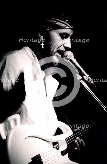 Jose Neto, Ronnie Scott's, London, 1994. Artist: Brian O'Connor