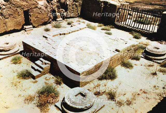 The altar of Surkh Kotal Temple. Creator: Unknown photographer.