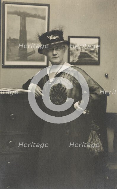 Mattie Edwards Hewitt, between 1911 and 1917. Creator: Frances Benjamin Johnston.