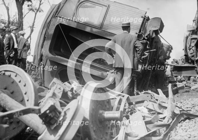 Wreck of car Chrisholm, 1913. Creator: Bain News Service.