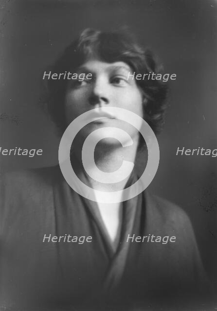 Allison, J.M., Mrs., portrait photograph, 1917 Oct. 25. Creator: Arnold Genthe.