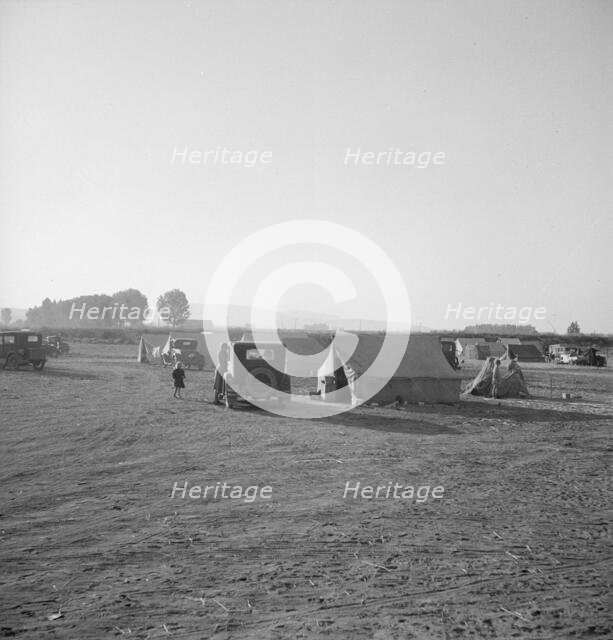 Families camped on flat before season opens..., near Merrill, Klamath County, Oregon, 1939 Creator: Dorothea Lange.