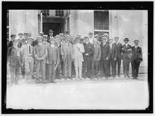 Group at White House, Washington, D.C., between 1913 and 1917. Creator: Harris & Ewing.