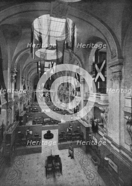 'Photographies de Guerre; l'exposition des photographies de guerre au musee des Arts..., 1916. Creator: Unknown.