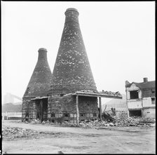 Bottle kilns, Etruria Pottery Works, Stoke-on-Trent, Staffordshire, 1965-1968. Creator: Eileen Deste.