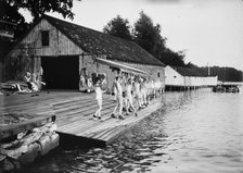 Yale Varsity 8, between c1910 and c1915. Creator: Bain News Service.