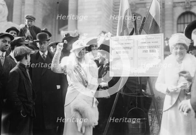 Mrs. Sidney Berg, Mrs. Calvin Thompkins, 1914. Creator: Bain News Service.