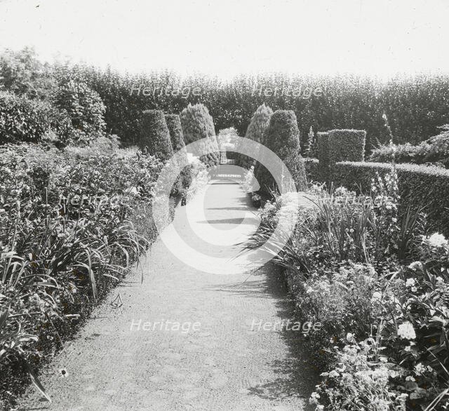 "Maudesleigh," Frederick Strong Moseley house, Newburyport, Massachusetts, 1920. Creator: Frances Benjamin Johnston.