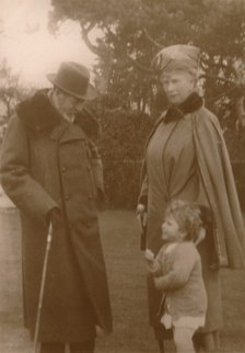 'Their Majesties the King & Queen with Princess Elizabeth at Craigweil House, Bognor', c1930. Creator: Unknown.