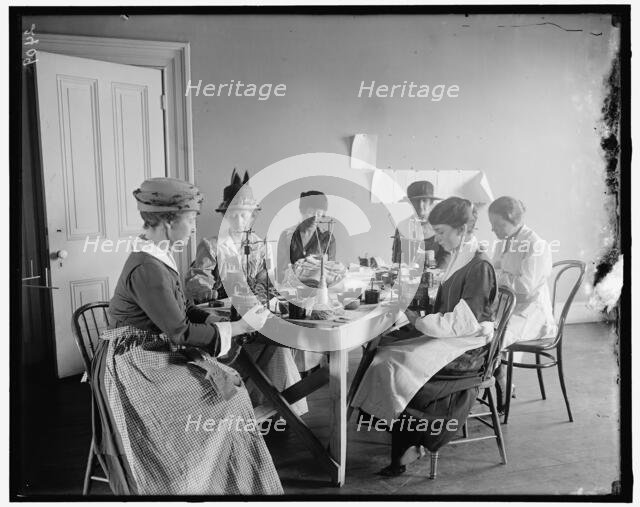 Comforts Committee of Navy League, between 1910 and 1920. Creator: Harris & Ewing.