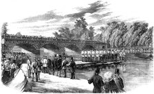 Experiments with Captain Fowke's pontoon bridge on the Serpentine, Hyde Park, London, 1860. Artist: Unknown