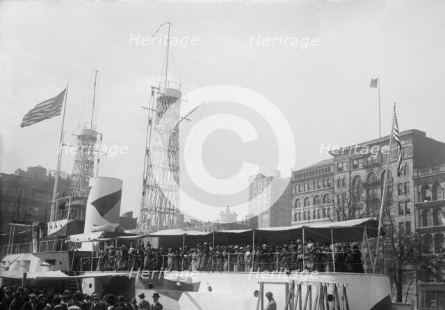 French women on RECRUIT, 1917 or 1918. Creator: Bain News Service.