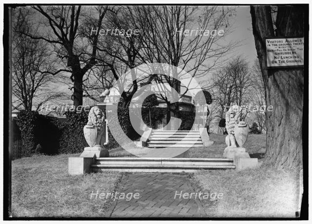 Monticello - path, between 1914 and 1918. Creator: Harris & Ewing.