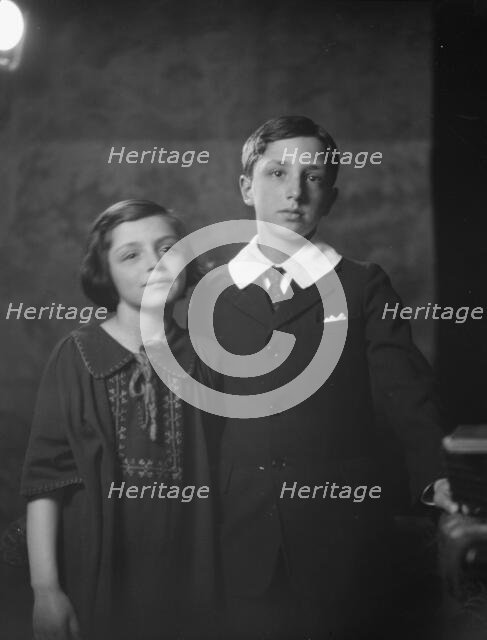 Leventritt children, portrait photograph, 1924 Apr. 11. Creator: Arnold Genthe.