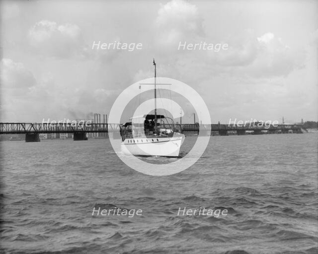 Yacht Althea, bow, between 1907 and 1915. Creator: Unknown.