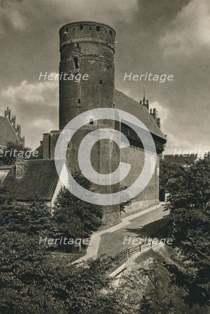 'Allenstein (Ostpreussen) - Odrdensschloss', 1931. Artist: Kurt Hielscher.
