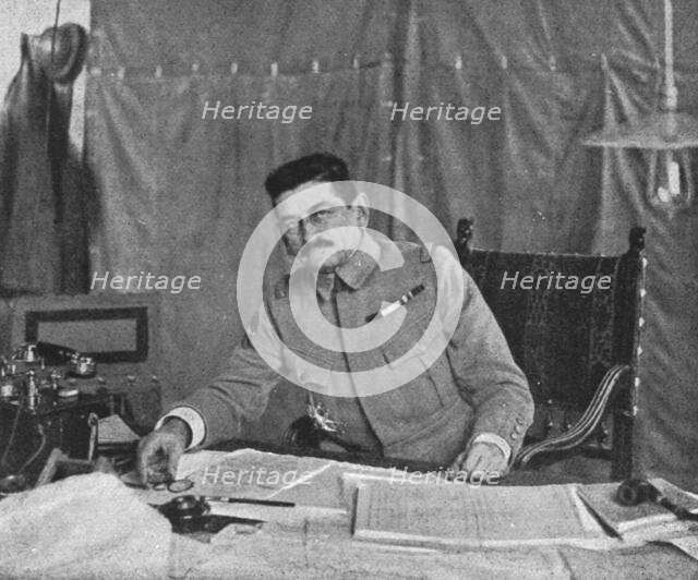 'La victoire de Douaumont-Vaux (24 octobre-2 novembre 1916); le general Mangin, commandant..., 1916. Creator: Unknown.