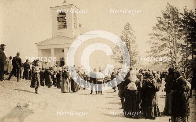 Waiting for the religious procession on Easter week (Bright Week) at the Znamensky..., 1913-14. Creator: S. Ia. Mamontov.