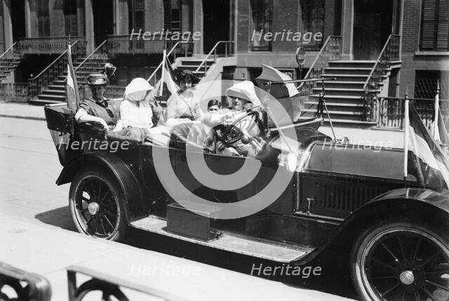Mrs. H.S. Blatch & associates, between c1910 and c1915. Creator: Bain News Service.