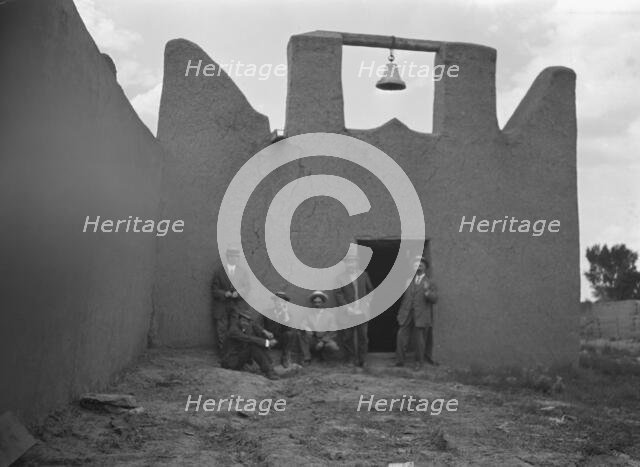 Acoma, New Mexico area views, between 1899 and 1928. Creator: Arnold Genthe.
