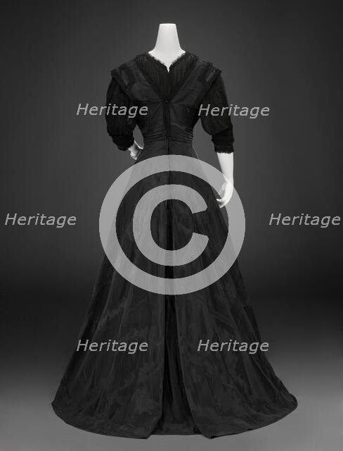 Dress (possibly for mourning), about 1910. Creator: Unknown.