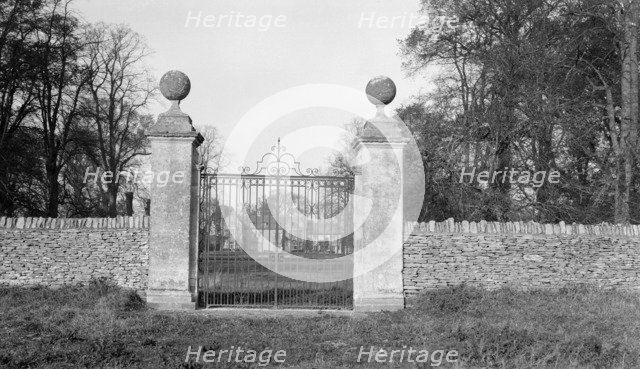 Gateway to Filkins Hall, Oxfordshire. Artist: Unknown