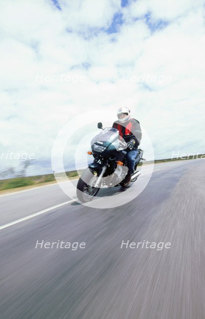 2000 Yamaha XJ 600s Diversion motorcycle. Artist: Unknown.