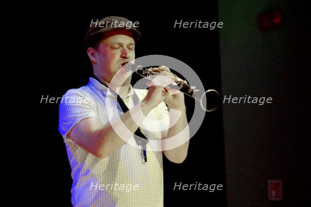 Adrian Cox (Rythme Futur), Birley Centre, Eastbourne, East Sussex, Sep 2015. Artist: Brian O'Connor.